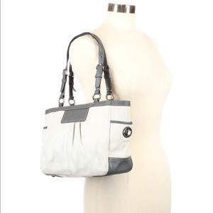 COACH White Leather Shoulder Bag